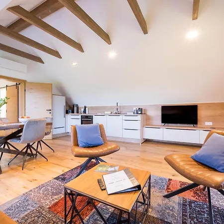 Weinzeit بيت للعطل *